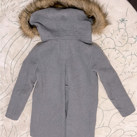 Zara Outerwear Peacoat in Grey with detachable faux fur - Picture 4 of 4